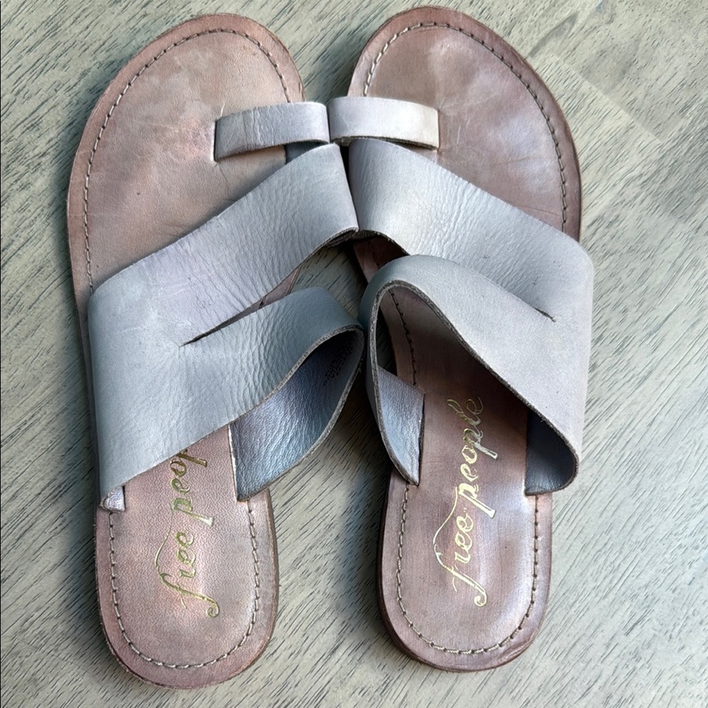 Free People Abilene Toe Loop Leather Sandals size 38 (8)